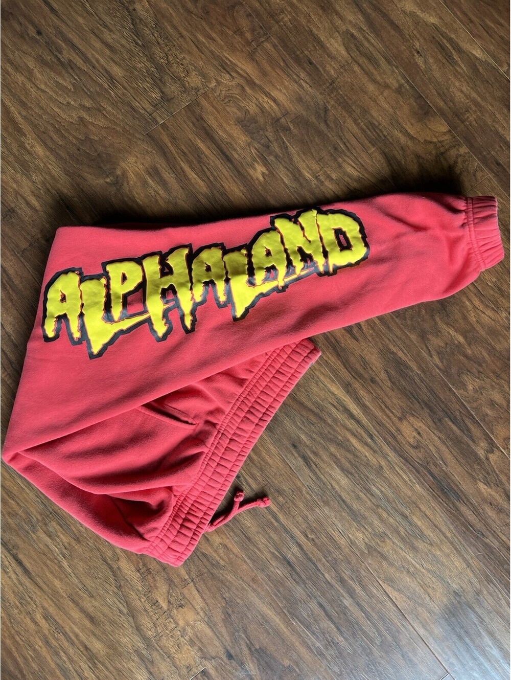 Alphalete Athletics Men's Sweatpants Size Small Red Alphaland Yellow Graphic EUC
